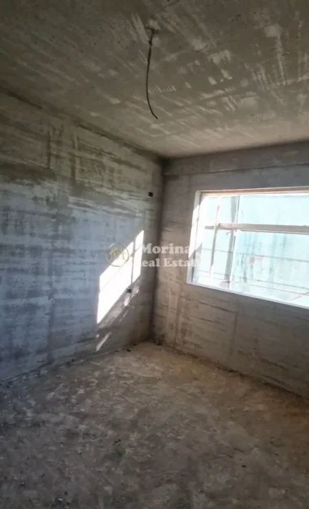 Tirane, shitet apartament 2+1 Kati 2, 85.000 € (Paskuqan)