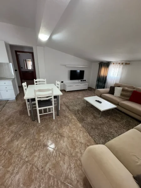 Tirane, jepet me qera apartament 2+1 Kati 2, 80 m² 450 € (Sauk)