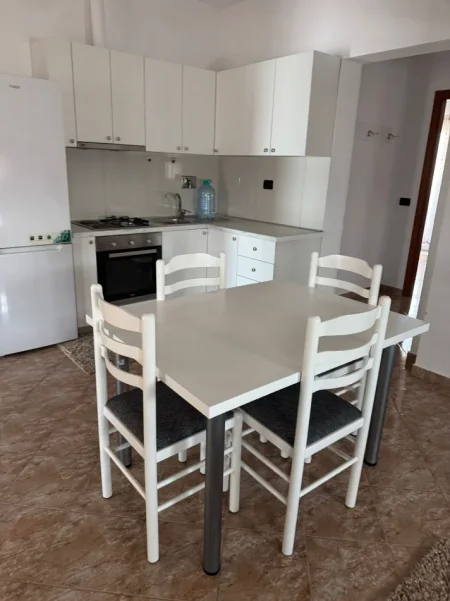 Tirane, jepet me qera apartament 2+1 Kati 2, 80 m² 450 € (Sauk)