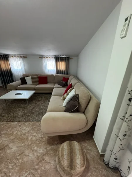 Tirane, jepet me qera apartament 2+1 Kati 2, 80 m² 450 € (Sauk)