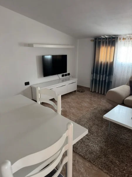 Tirane, jepet me qera apartament 2+1 Kati 2, 80 m² 450 € (Sauk)
