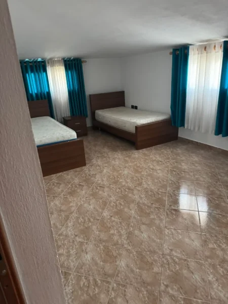 Tirane, jepet me qera apartament 2+1 Kati 2, 80 m² 450 € (Sauk)