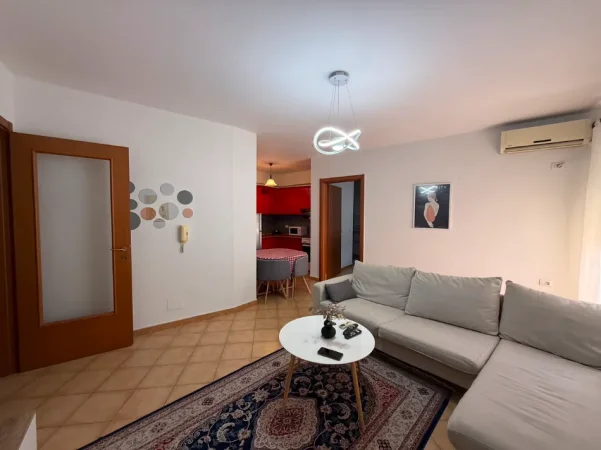 Tirane, jepet me qera apartament 1+1+Ballkon Kati 2, 65 m² 600 € (Stadiumi Air Albania)
