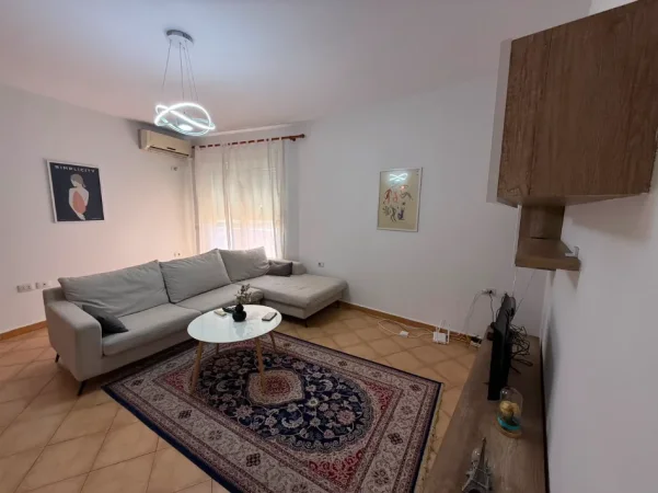 Tirane, jepet me qera apartament 1+1+Ballkon Kati 2, 65 m² 600 € (Stadiumi Air Albania)