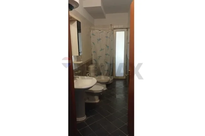Tirane, jepet me qera apartament 1+1 Kati 2, 62 m² (Kopshti Botanik, Tiranë)