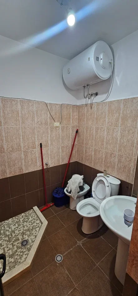 Durres, shitet apartament 2+1 Kati 2, 72 m² 120.000 € (Durres PLAZH pelikani)