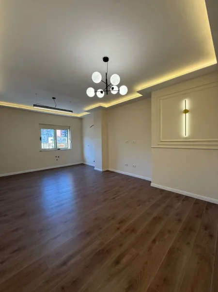 Durres, shitet apartament 1+1+Ballkon Kati 2, 73 m² 
