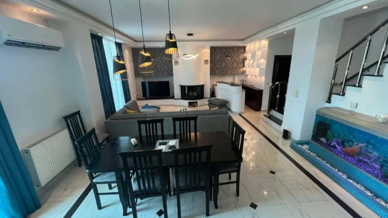 Tirane, jepet me qera apartament duplex 3+1+Aneks+Ballkon Kati 6, 160 m² 1.500 € (blloku i ambasadave)