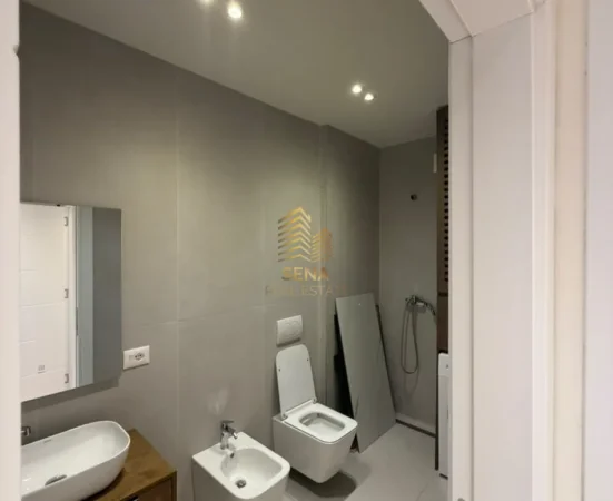 Tirane, jepet me qera apartament 3+1+Ballkon Kati 3, 100 m² 1.100 € (Bulevardi i Ri)
