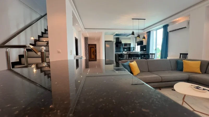Tirane, jepet me qera apartament duplex 3+1+Aneks+Ballkon Kati 6, 160 m² 1.500 € (rruga e kavajes , 21 dhjetori)