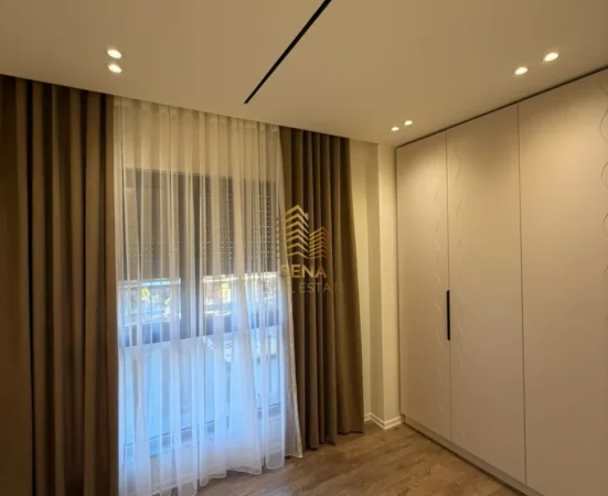Tirane, jepet me qera apartament 3+1+Ballkon Kati 3, 100 m² 1.100 € (Bulevardi i Ri)