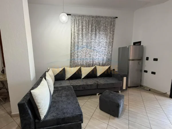 Tirane, jepet me qera apartament 1+1+Aneks+Ballkon Kati 1, 50 m² 550 € (Rruga Muhamet Gjollesha)