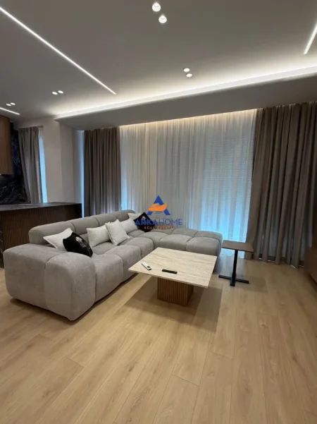 Tirane, shitet Vile 3+1 Kati 3, 196 m² 500.000 € 