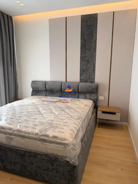 Tirane, shitet Vile 3+1 Kati 3, 196 m² 500.000 € 