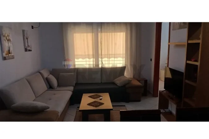 Tirane, jepet me qera apartament 1+1 Kati 2, 62 m² (Kopshti Botanik, Tiranë)