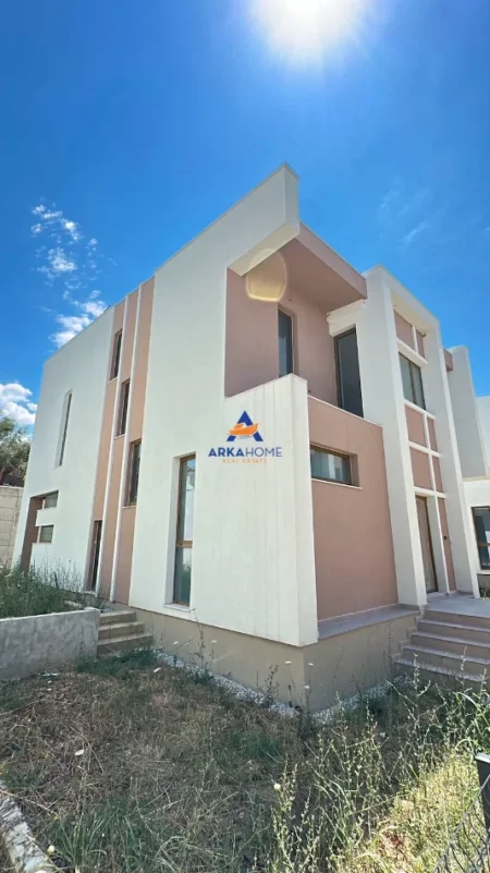 Tirane, shitet Vile 3+1 Kati 2, 334 m² 701.400 € (LUNDER)