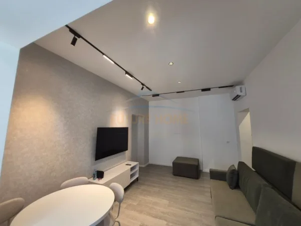 Tirane, shitet apartament 2+1 Kati 4, 210.000 € 