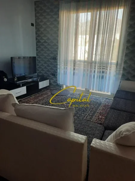 Tirane, jepet me qera apartament 1+1 Kati 4, 67 m² 370 € (FRESKU)