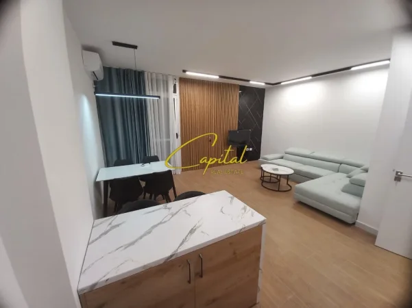 Tirane, jepet me qera apartament 2+1 Kati 2, 75 m² 550 € (FRESKU)