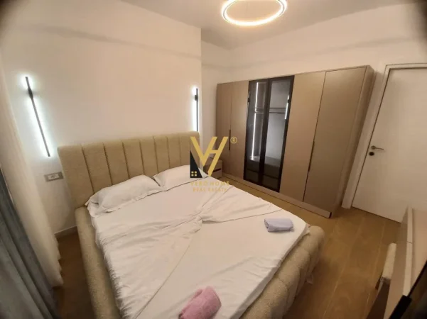 Tirane, jepet me qera apartament 2+1+Ballkon Kati 2, 103 m² 570 € (FRESKU)