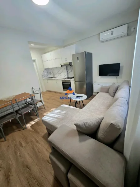 Tirane, jepet me qera apartament 1+1 Kati 1, 60 m² 450 € 