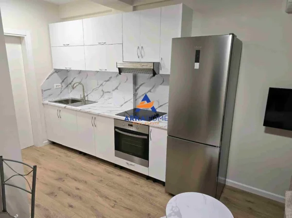 Tirane, jepet me qera apartament 1+1 Kati 1, 60 m² 450 € 