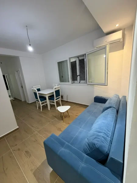Shqiperi, jepet me qera apartament 1+1+Ballkon Kati 3, 60 m² 350 € (Liqeni i Farkës)