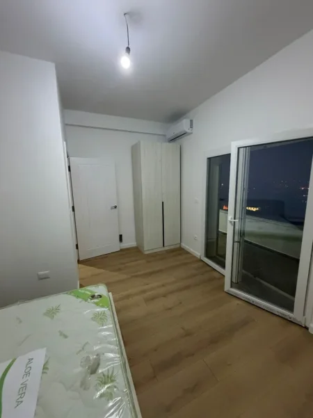 Shqiperi, jepet me qera apartament 1+1+Ballkon Kati 3, 60 m² 350 € (Liqeni i Farkës)