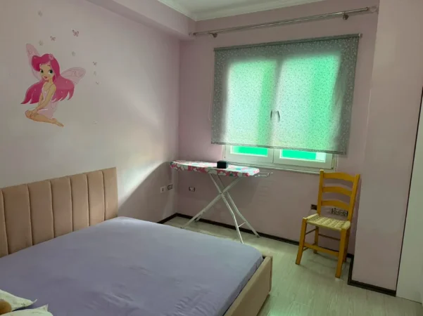 Tirane, jepet me qera apartament 2+1+Ballkon Kati 2, 95 m² 750 € (Komuna e Parisit)