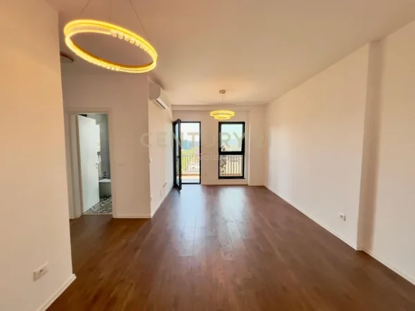 Tirane, jepet me qera zyre Kati 6, 80 m² 750 € 
