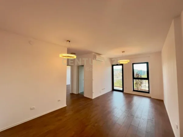 Tirane, jepet me qera zyre Kati 6, 80 m² 750 € 