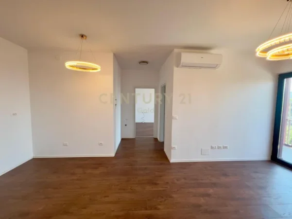 Tirane, jepet me qera zyre Kati 6, 80 m² 750 € 