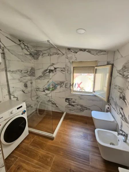 Durres, jepet me qera apartament 2+1+Ballkon Kati 2, 100 m² 600 € (Durres 2 Gjelat)