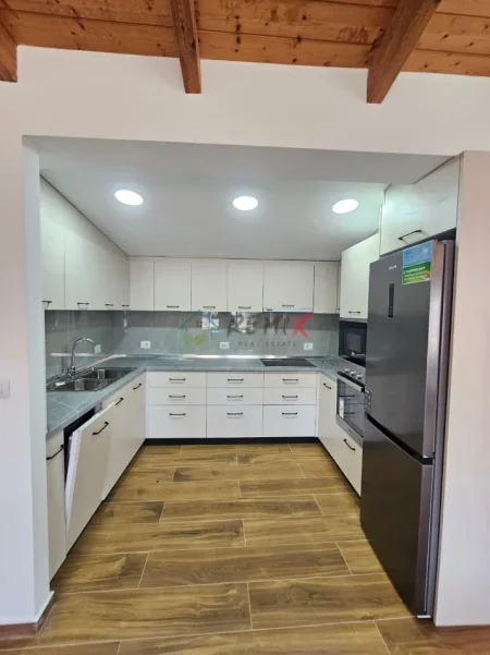 Durres, jepet me qera apartament 2+1+Ballkon Kati 2, 100 m² 600 € (Durres 2 Gjelat)