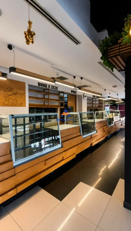 Tirane, shitet ambjent biznesi Kati 0, 222 m² 777.350 € (ish parku)