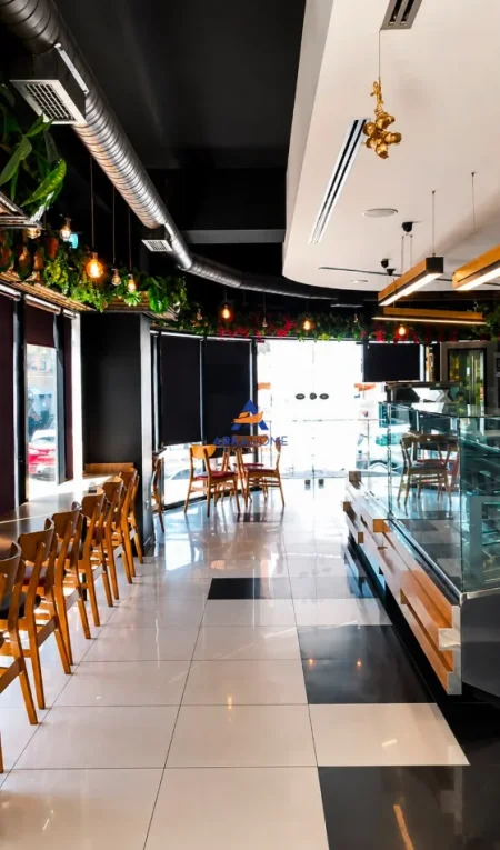 Tirane, shitet ambjent biznesi Kati 0, 222 m² 777.350 € (ish parku)