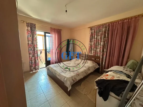 Durres, jepet me qera apartament 2+1+Ballkon Kati 3, 112 m² 450 € (plazh hekurudha)