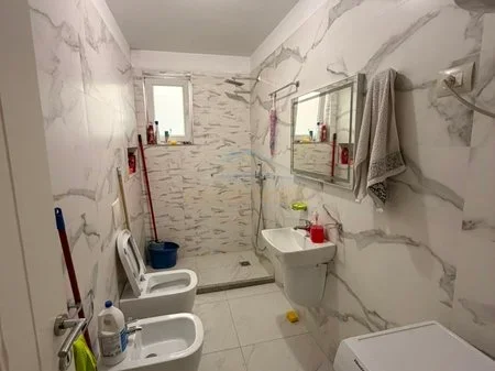 Tirane, jepet me qera apartament 1+1 Kati 2, 80 m² 600 € 