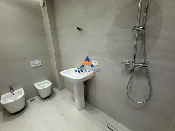 SHITET APARTAMENT 2+1 "REZIDENCA ALBULENA, PASKUQAN" 15.000.000 LEKE