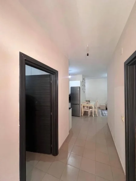 Tirane, jepet me qera apartament 2+1 Kati 4, 100 m² 500 € (Fratari Astir)