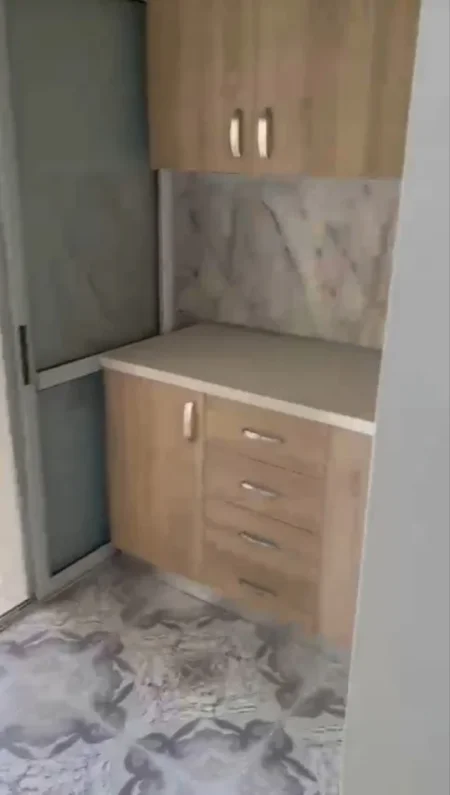 Tirane, jepet me qera apartament 2+1 Kati 3, 70 m² 350 € (Rruga Njazi Meka)