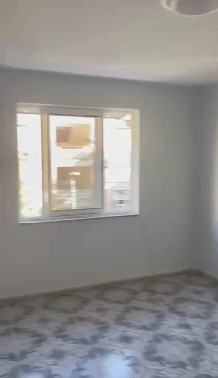 Tirane, jepet me qera apartament 2+1 Kati 3, 70 m² 350 € (Rruga Njazi Meka)