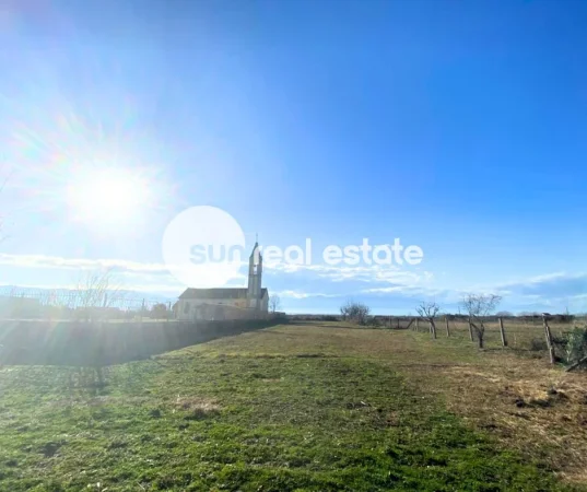 Shkoder, shitet truall , 1.500 m² (VRAKE)