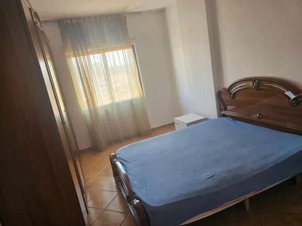 Tirane, jepet me qera apartament 1+1 Kati 4, 74 m² 400 € (Rruga Jordan Misja)