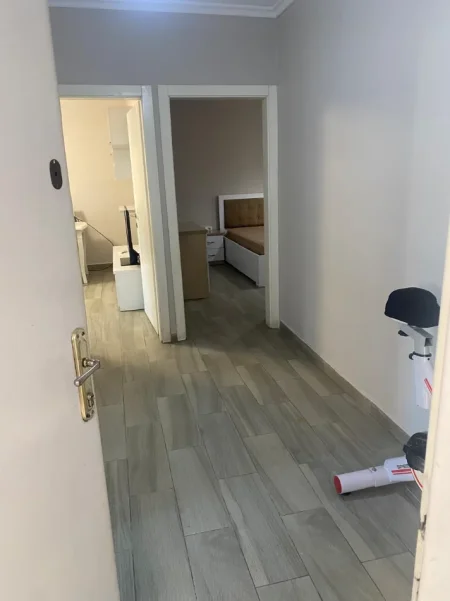 Tirane, jepet me qera apartament 1+1 Kati 3, 65 m² 500 € (Perballe Delijorgjit)