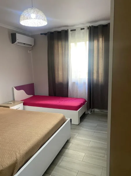 Tirane, jepet me qera apartament 1+1 Kati 3, 65 m² 500 € (Perballe Delijorgjit)