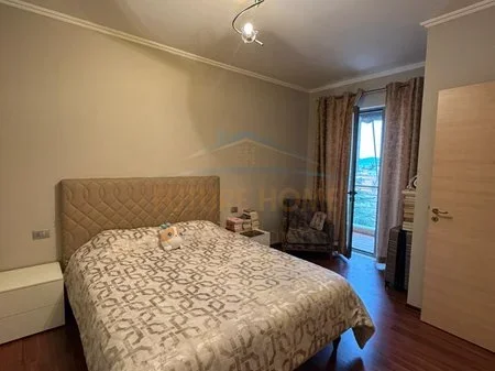 Tirane, shitet apartament 2+1 Kati 5, 101 m² 190000€ (OXHAK)