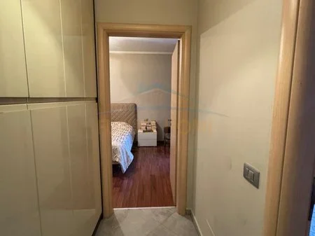 Tirane, shitet apartament 2+1 Kati 5, 101 m² 190000€ (OXHAK)