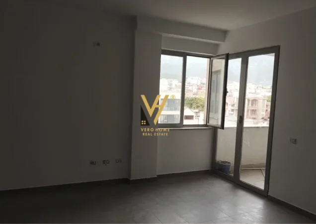 Tirane, jepet me qera zyre Kati 2, 80 m² 520 € (KINOSTUDIO)