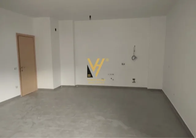 Tirane, jepet me qera zyre Kati 2, 80 m² 520 € (KINOSTUDIO)